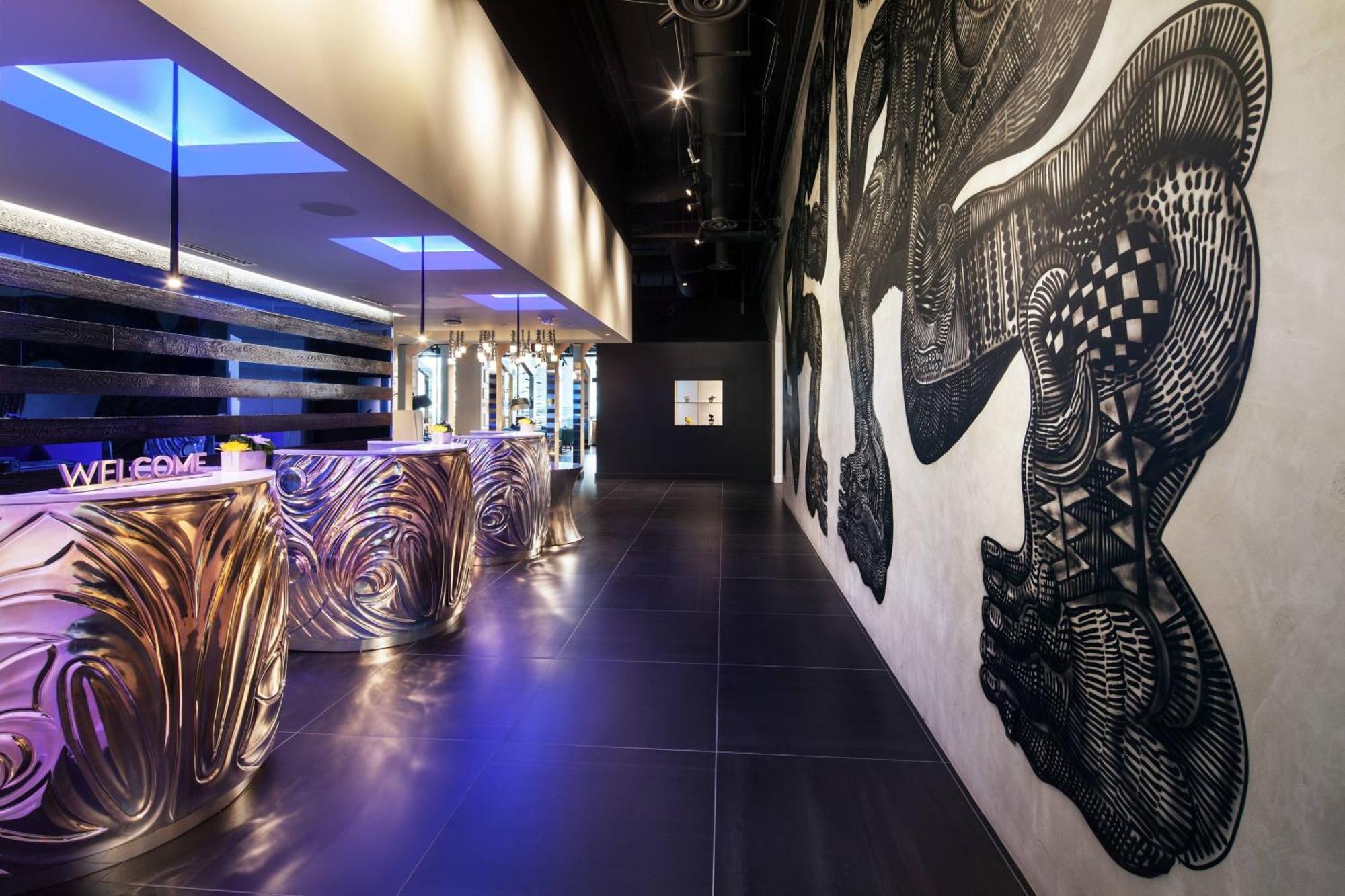 W Hotel 5*
